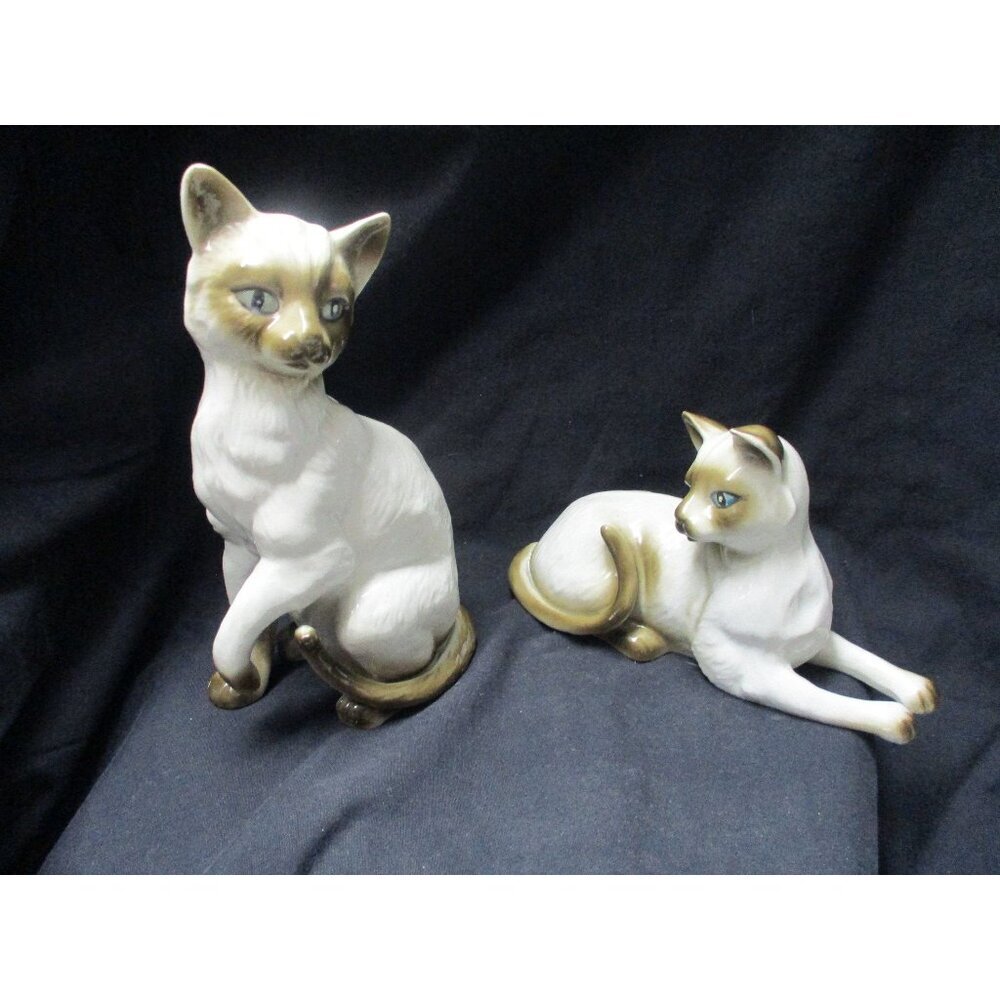Pair of Victoria Ceramic‎ Siamese Cat Figurines, Cat Lovers, Animal lover,
